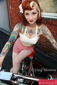 figura tatuagem recomendou uma mulher flor braço tatuagem trabalho