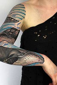Tatuatges de dofins de braç de flors animats i individuals