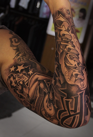 Patrún tattoo lámh deas bláth deas