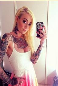 immagine femminile straniera sexy del tatuaggio del braccio del fiore di modo