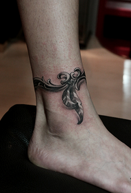 ankle usa ka alternatibong tattoo sa anklet