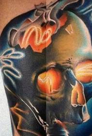 teschio misterioso colorato con bruciante disegno del tatuaggio dell'occhio