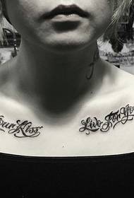 Gambar tato Inggris sing kreatif ing sisih loro clavicle