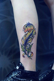 figura del tatuaggio piuma personalità colore