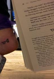 tattoo symbol caviglia dell'atleta maschio su black symbol tattoo picture 89328 - Caviglie piccole ragazze fresche del tatuaggio sulle caviglie con lettere e immagini di tatuaggi di ancoraggio