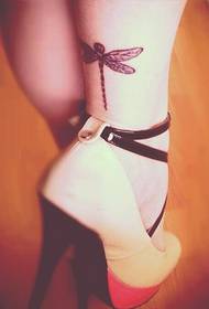 kvinnlig ankel tatuering mönster