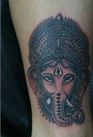 slika modne osebnosti gležnja črno-beli slon bog tetovaža slika slika