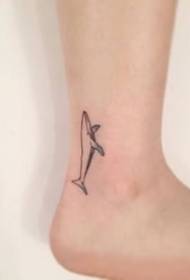 ຮູບແບບຂະຫນາດນ້ອຍຂອງຕີນ: ຊຸດຂອງຕີນທີ່ງ່າຍດາຍທີ່ສຸດຮູບແບບ tattoo ຂະຫນາດນ້ອຍ