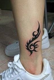 squisita enciclopedia del tatuaggio totem alla caviglia