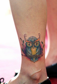 Сладка татуировка на глезена на сова