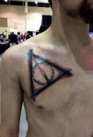 dječaci ispod klavikule crne linije geometrijski elementi kreativne slike tetovaža