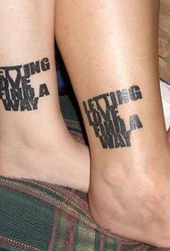 par fotled engelsk alfabet tatuering