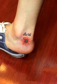 tacón hermoso hermoso margarita fresco tatuaje foto