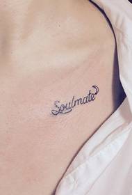 semplice senza perdere il tatuaggio sexy della clavicola