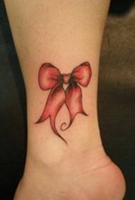këmba e vajzës ose këmba e këmbës tatuazh model i vogël i freskët me hark tatuazhesh