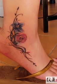 tatuagem super linda videira