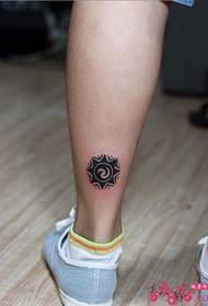 Totem creativo del piede immagine del tatuaggio piccola immagine