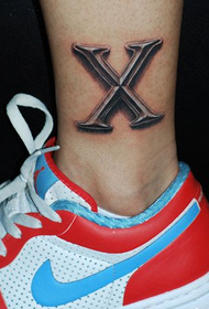 cool smuk dominerende X tatoveringsmønster