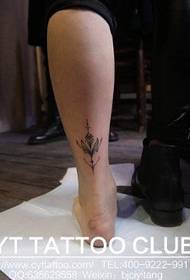 tatuaggio alla caviglia personalità della moda
