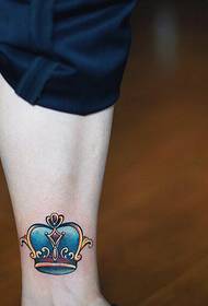perna cor coroa pequena tatuagem padrão