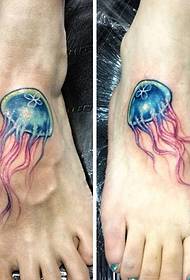 pasangan kembali tatu kreatif jellyfish