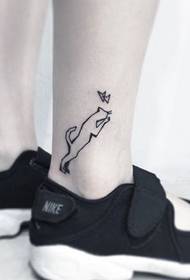 Ayak bileği çizgi kedi dövme deseni