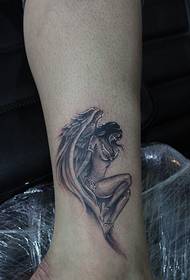 tatuaggi alla caviglia sexy moda angelo