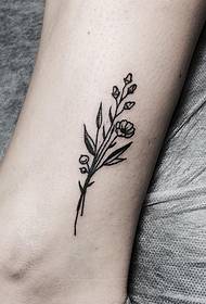 Múchadh patrún beag tattoo úr bláthanna