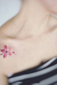 clavicle merch Patrwm tatŵ blodeuo ceirios edrych yn dda