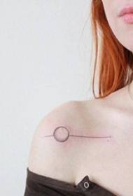 дівчина ключиця Під чорною лінією геометричний елемент коло татуювання малюнок