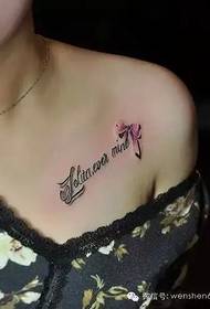 tatuaggio di bellezza clavicola