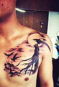 pola tato seksi kanggo clavicle pria