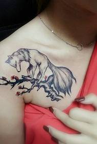 dívka klíční kosti malá liška tetování vzor