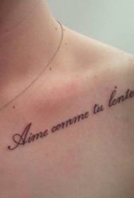 ragazza sotto la clavicola linea nera creativa letteraria squisita significativa significativa tatuaggio corpo fiore immagine