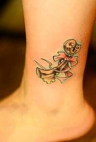 tattoo nzuri ya ankle muhimu