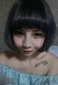 Clavicle Ingelsk Tattoo Patroon