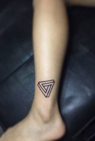 kleines Dreieck Tattoo Muster mit Füßen