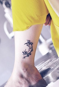 meisjes benen mooi totem maan tattoo patroon