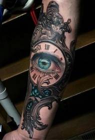 al Schoul Aarm Auer mat realisteschen Auge Tattoo Muster