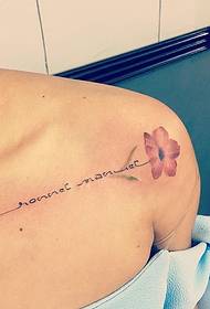 banana ba haufi le sengoloa se secha sa clavicle le mokhoa oa tattoo oa lipalesa