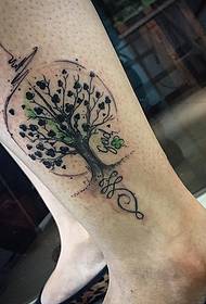 узорак глежња у боји дрвета узорак тетоваже