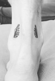 հրեշտակների թևերը դաջվածքի նյութ տղամարդկանց մարզիկի կոճը հրեշտակների թևերի դաջվածքների օրինակից