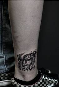 imagen de patrón de tatuaje de Piscis en blanco y negro de tobillo