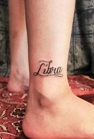 tatuagem de pequeno padrão no tornozelo