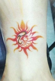 ຂາສີທີ່ສວຍງາມ totem sun tattoo picture