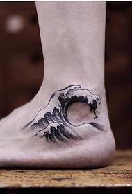 Ankle Tattoo Pattern 89542 - نجمة لوه جياليانغ تحضر العرض بالوشم الطوطم في الكاحل