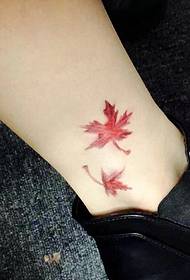 босих ногу обојени листови тетоважа узорак Модни и изврсни