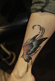 Tatuaje de xunco de mariposa fermosa flor