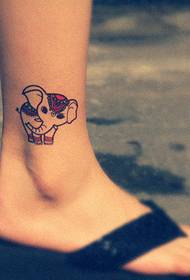 meitenes cute karikatūras ziloņa tetovējums uz kājām
