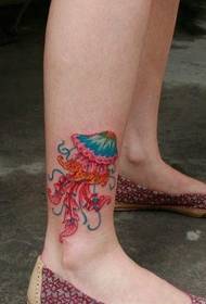 istilo nga matahum nga tattoo sa jellyfish